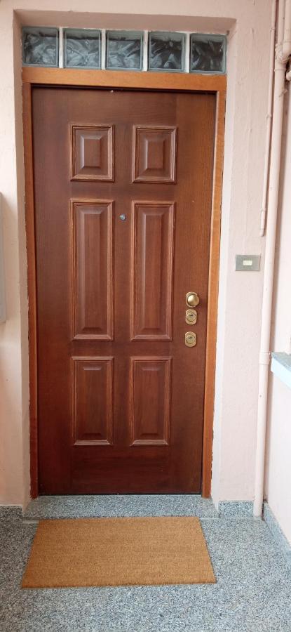 Interno 12 Apartment Vercelli Luaran gambar